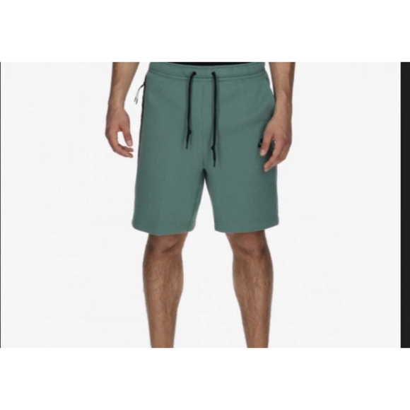 Nike Tech Fleece Shorts (M) + Jordan Graphic Tee (L) Bundle – Streetwear Set - Picture 6 of 6